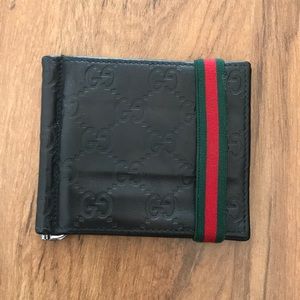 Man Gucci money clip Wallet. Black.